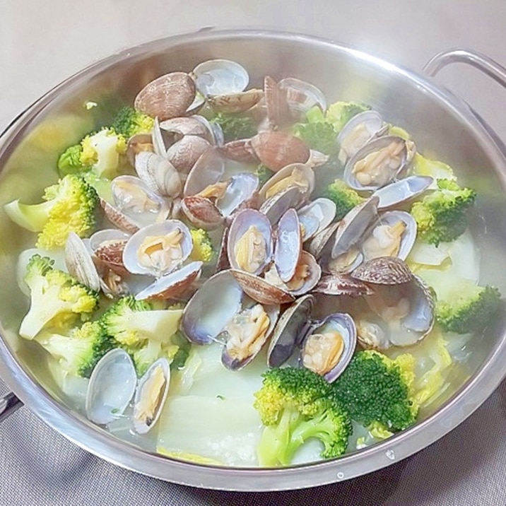 あさりとブロッコリーと白菜のバター蒸し++